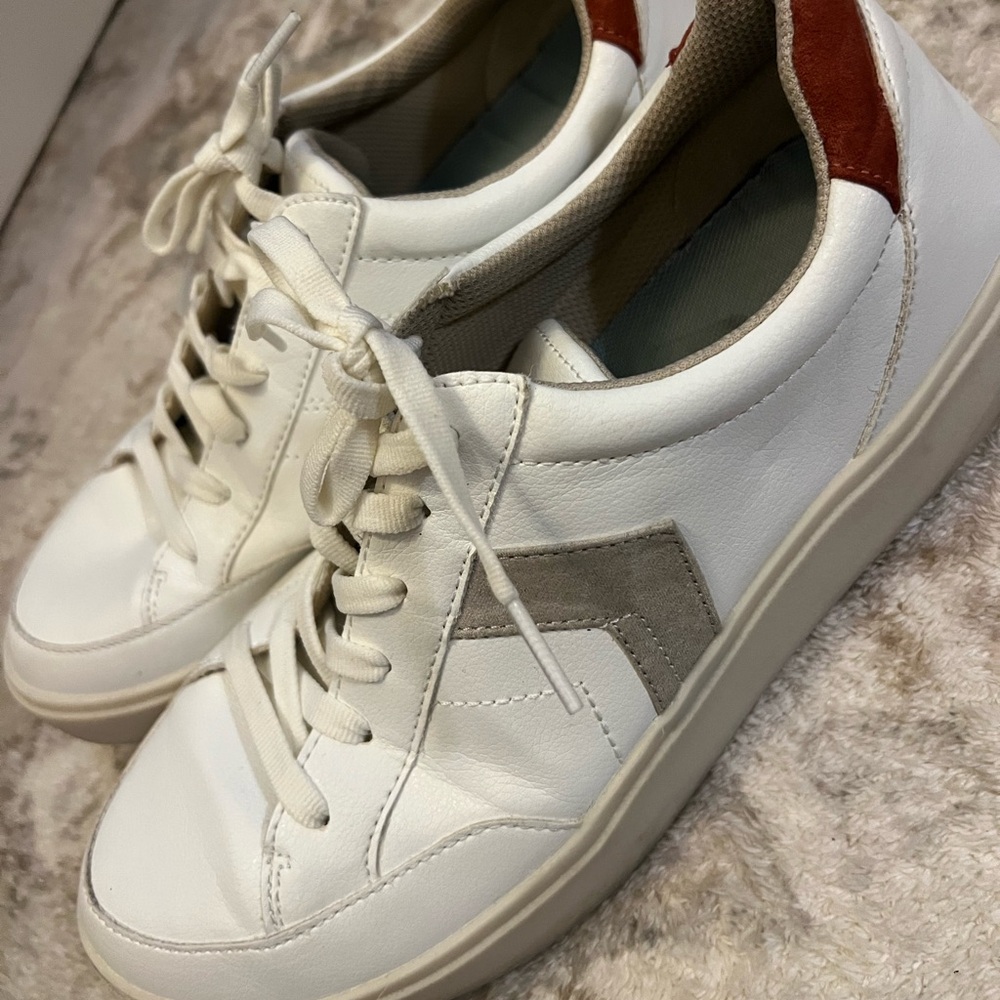 Dr. Scholl's Womens Madison Lace Up Sneaker